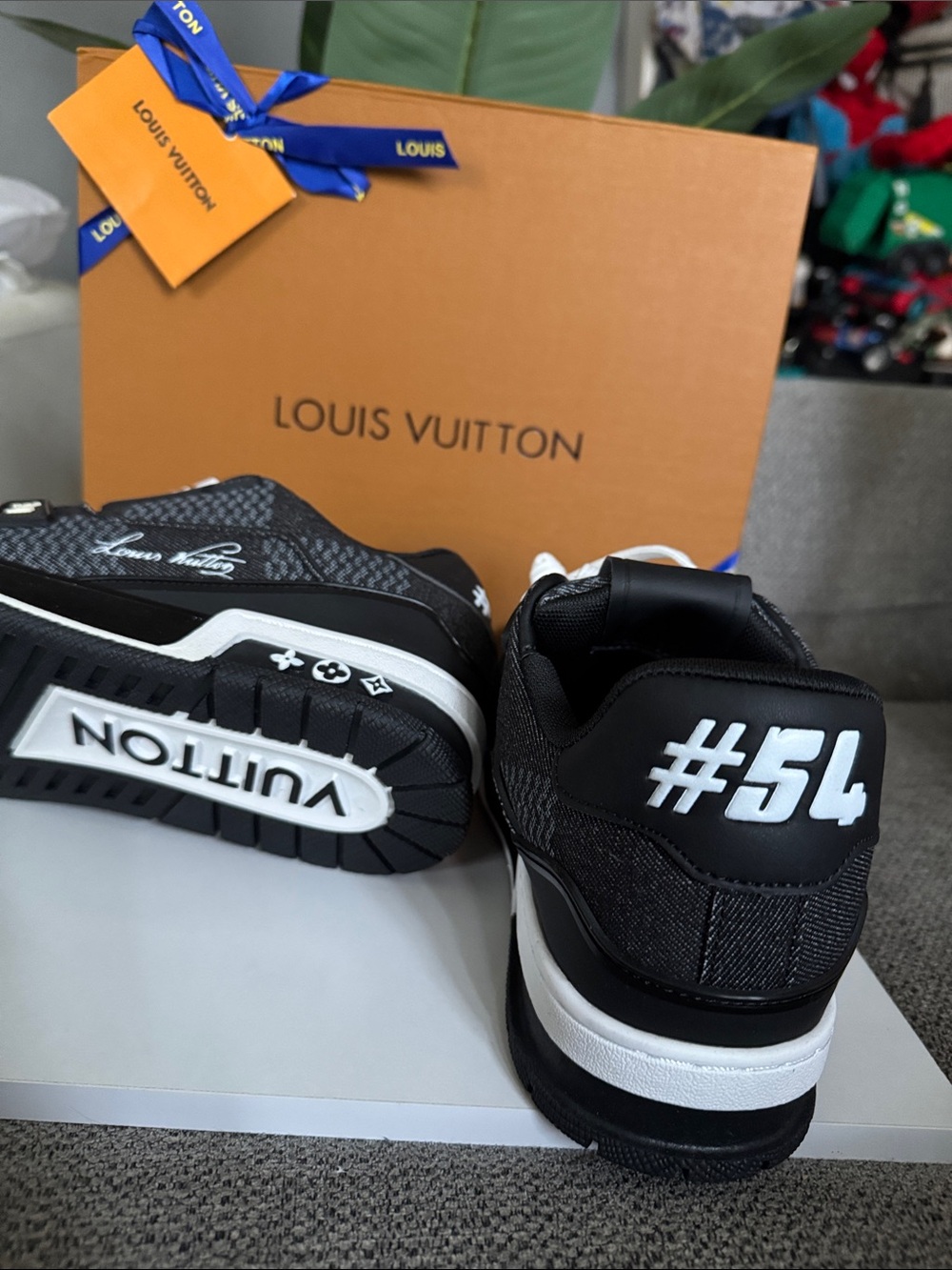 Louis Vuitton Men’s Black & White Knit Low-Top Sneakers with LV Script - Picture 8 of 8